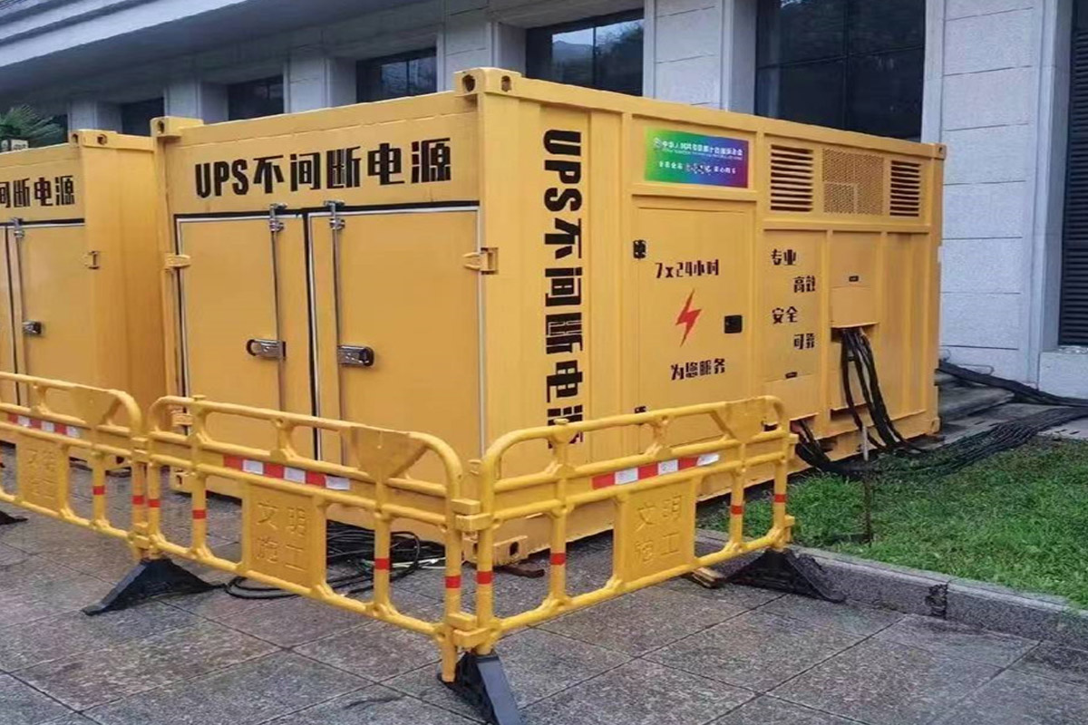 三元发电机租赁施工现场